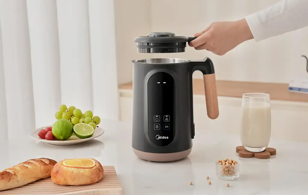 Midea 1 L (1.06 qt.) Double Wall Nut Milk Maker 1871877