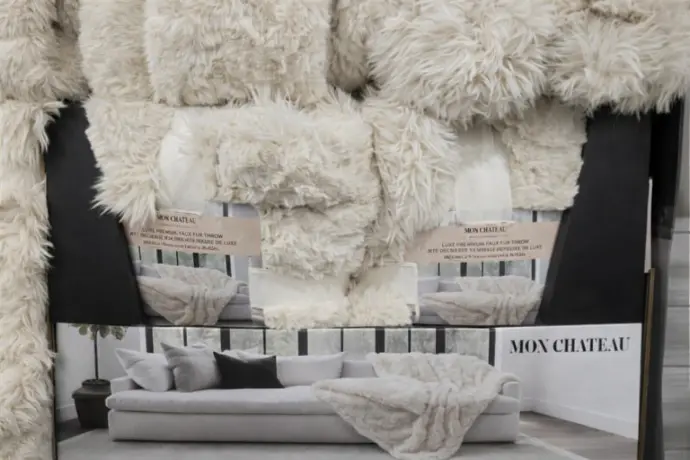 MONCHATEAU JACQUARD THROW  60″ × 70″